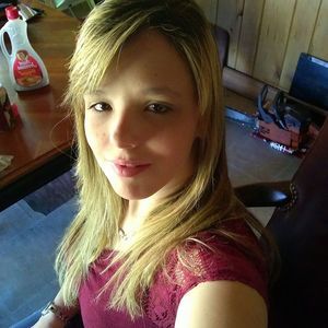 Meet your Posher, Lara